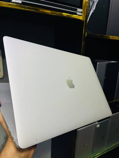 Apple MacBook Pro 2019 Core i7 8-Core 16GB | 512GB 4GB Graphics Touch