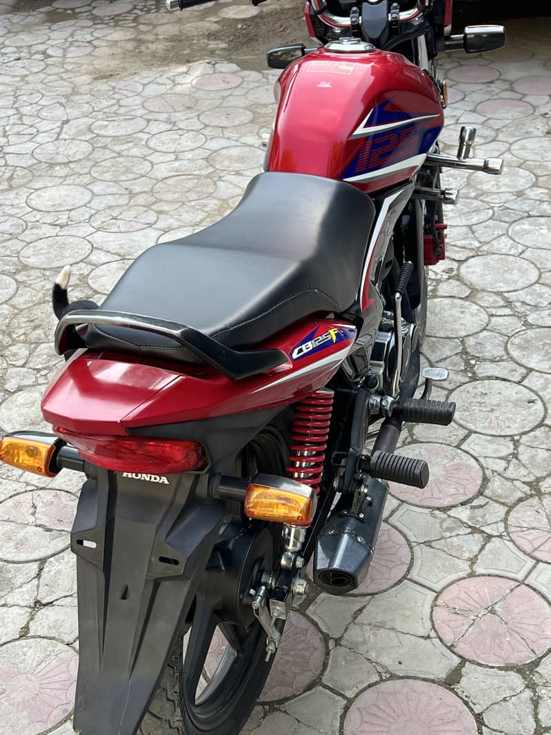 Honda CB 125F 1