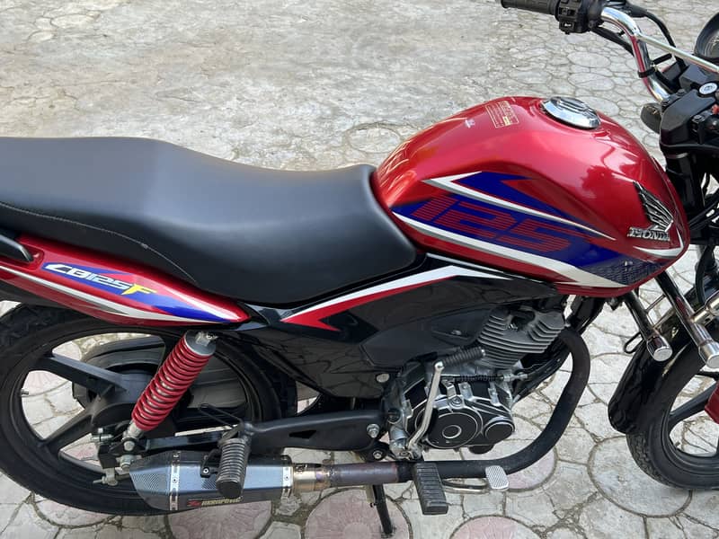 Honda CB 125F 3