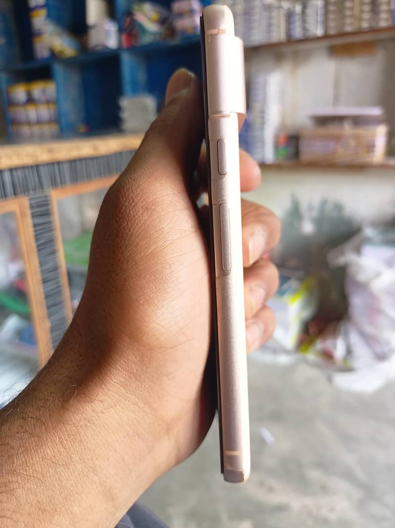 Google Pixel 8 2