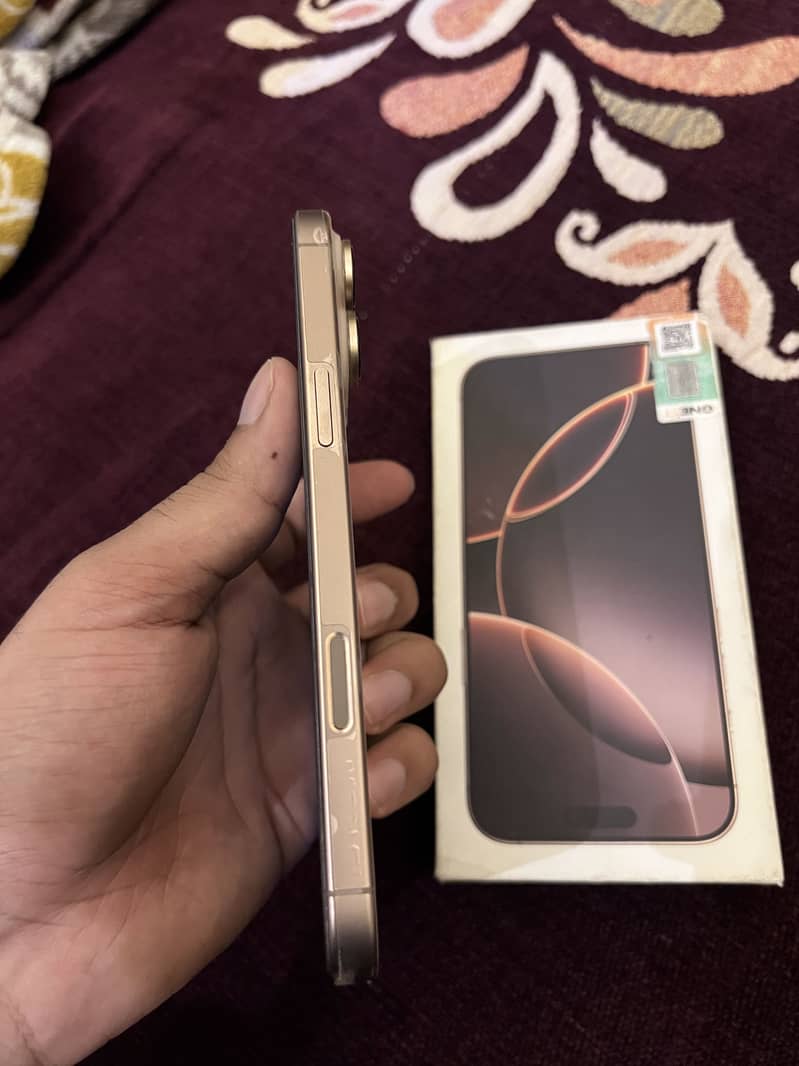 Apple iPhone 16 Pro Max 3