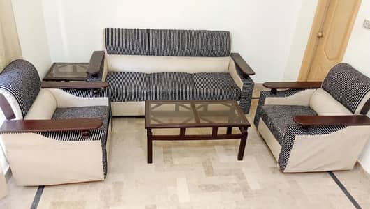 5 Seater Wooden Sofa Set with 2 Tables - Good Condition - Sadiqabad