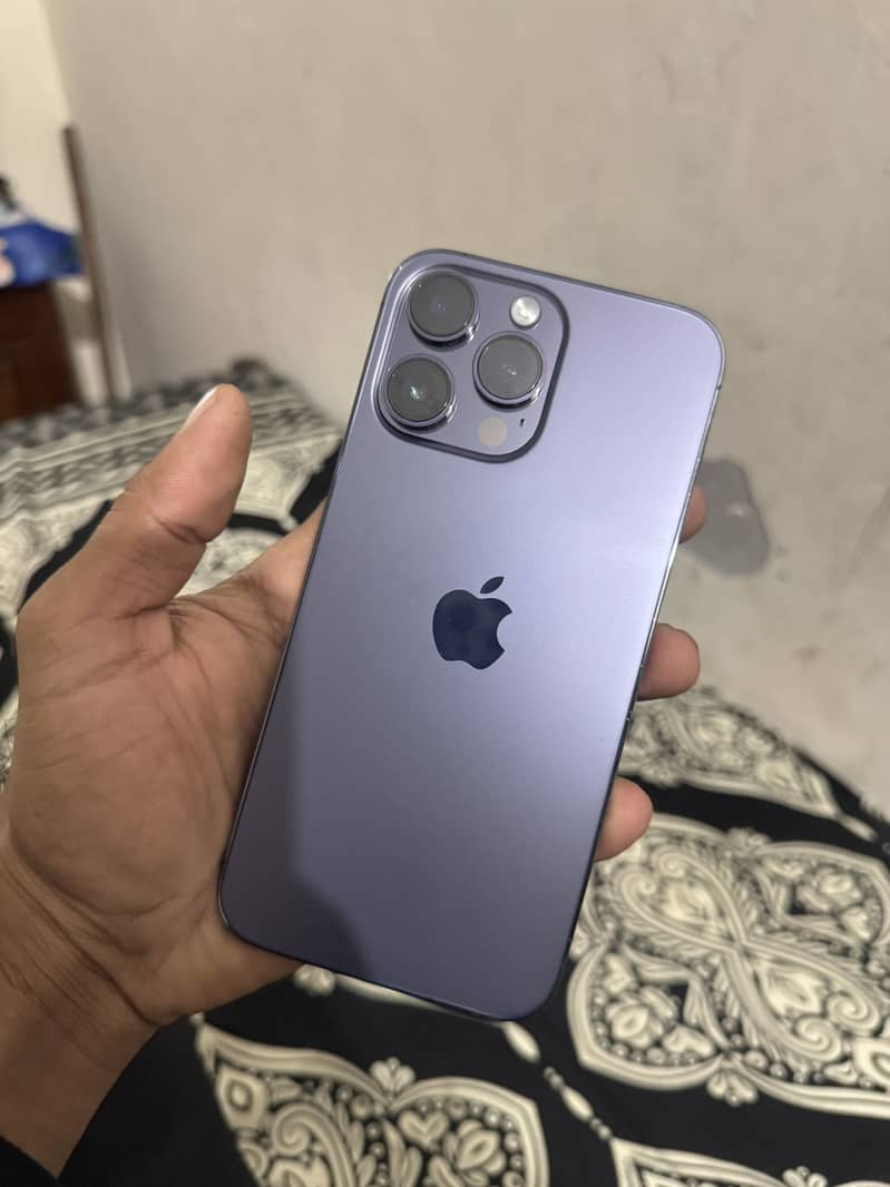 Apple iPhone 14 Pro Max 6
