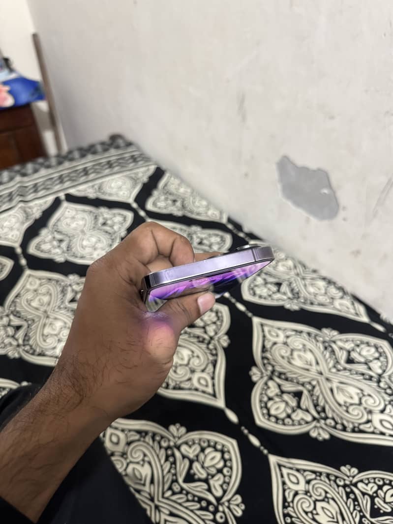 Apple iPhone 14 Pro Max 8