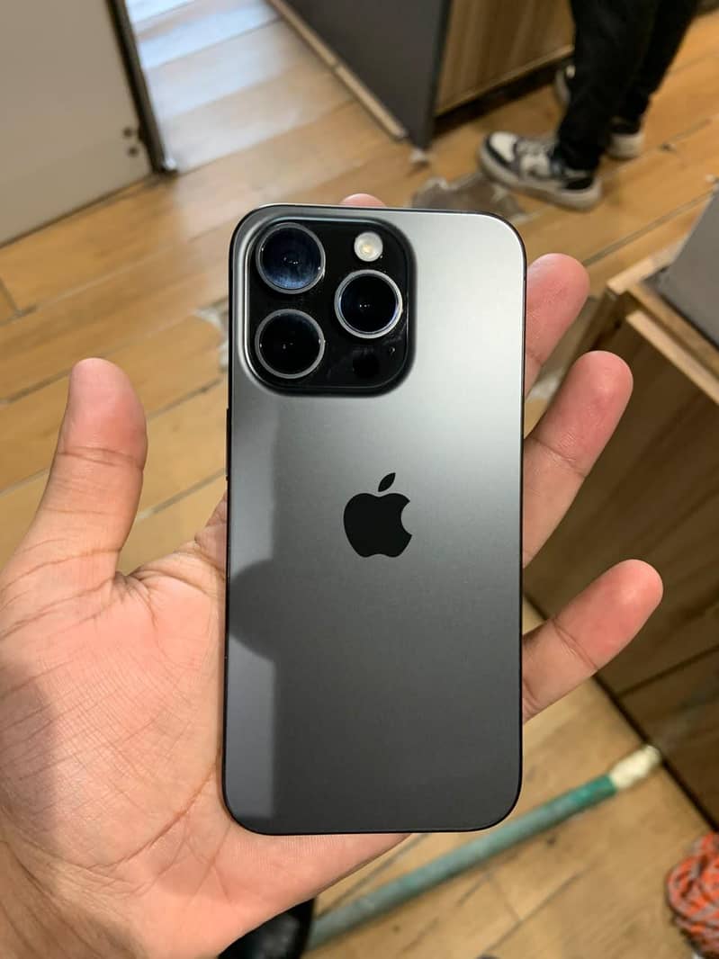 Apple iPhone 15 Pro 0