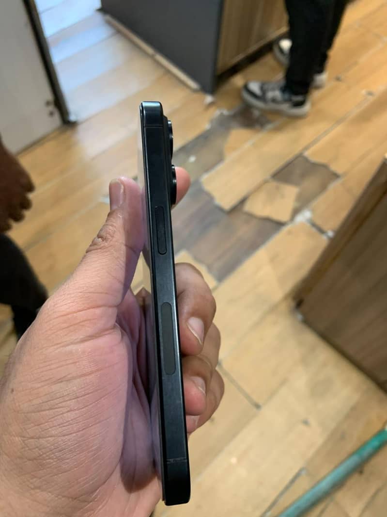 Apple iPhone 15 Pro 6