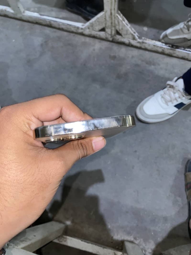 Apple iPhone 12 Pro Max 5