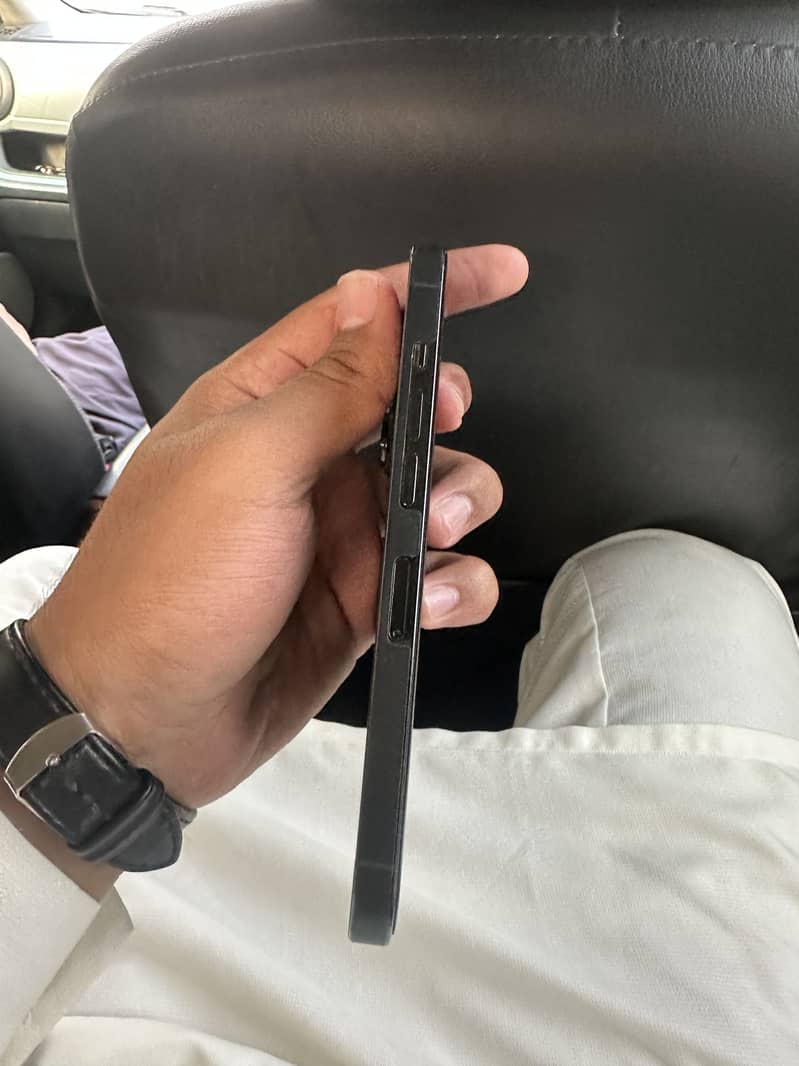 Apple iPhone 13 Pro 2