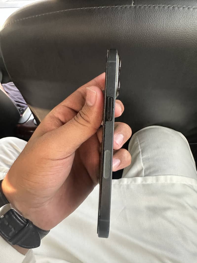 Apple iPhone 13 Pro 4