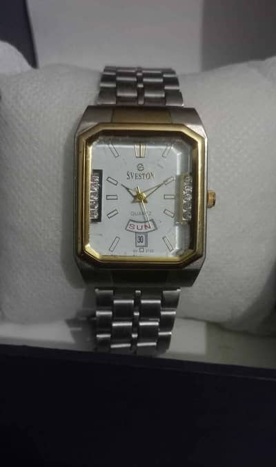 Sveston SV-2132G Rectangular Day-Date Quartz Watch