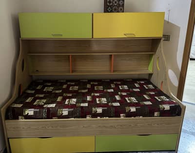 Bed/kids bed/ bunk bed