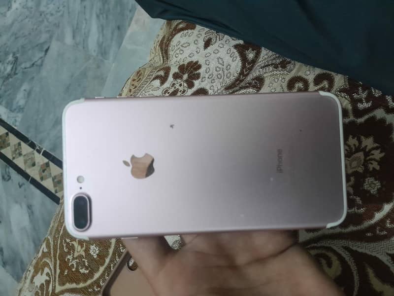 Apple iPhone 7 Plus 0