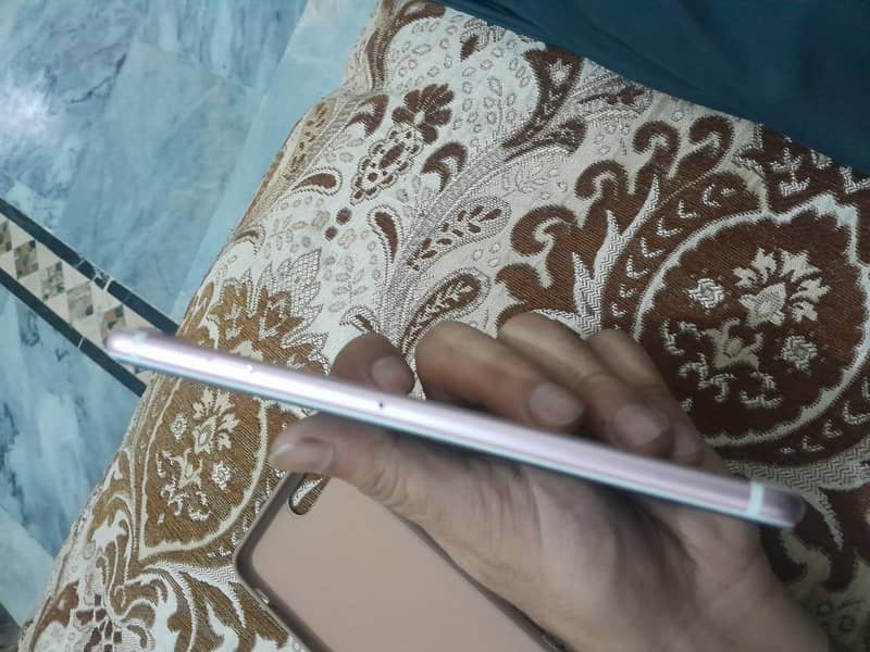 Apple iPhone 7 Plus 2