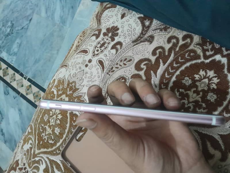 Apple iPhone 7 Plus 3