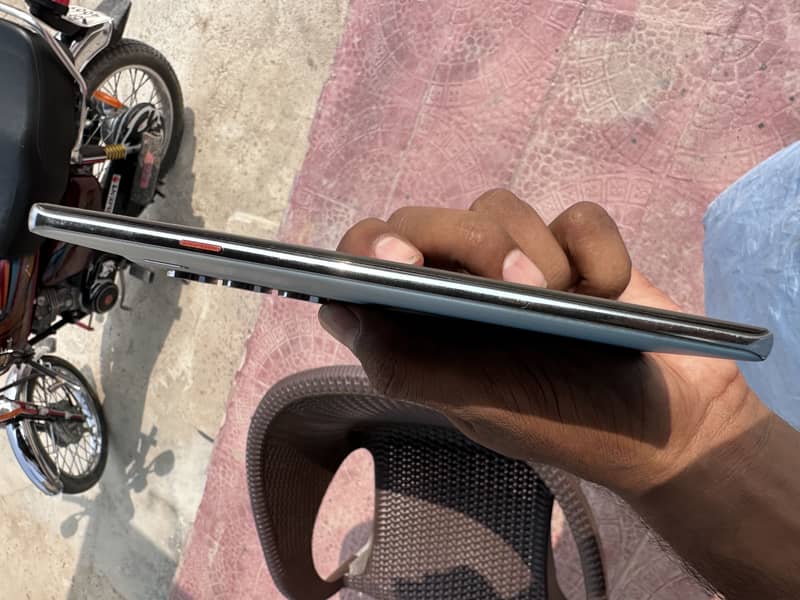 Tecno CAMON 40 Pro 4