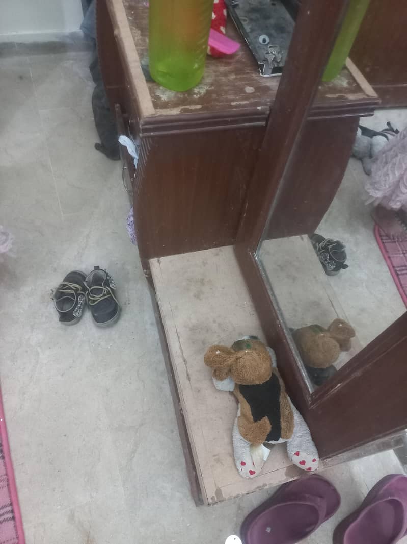 dressing table 0