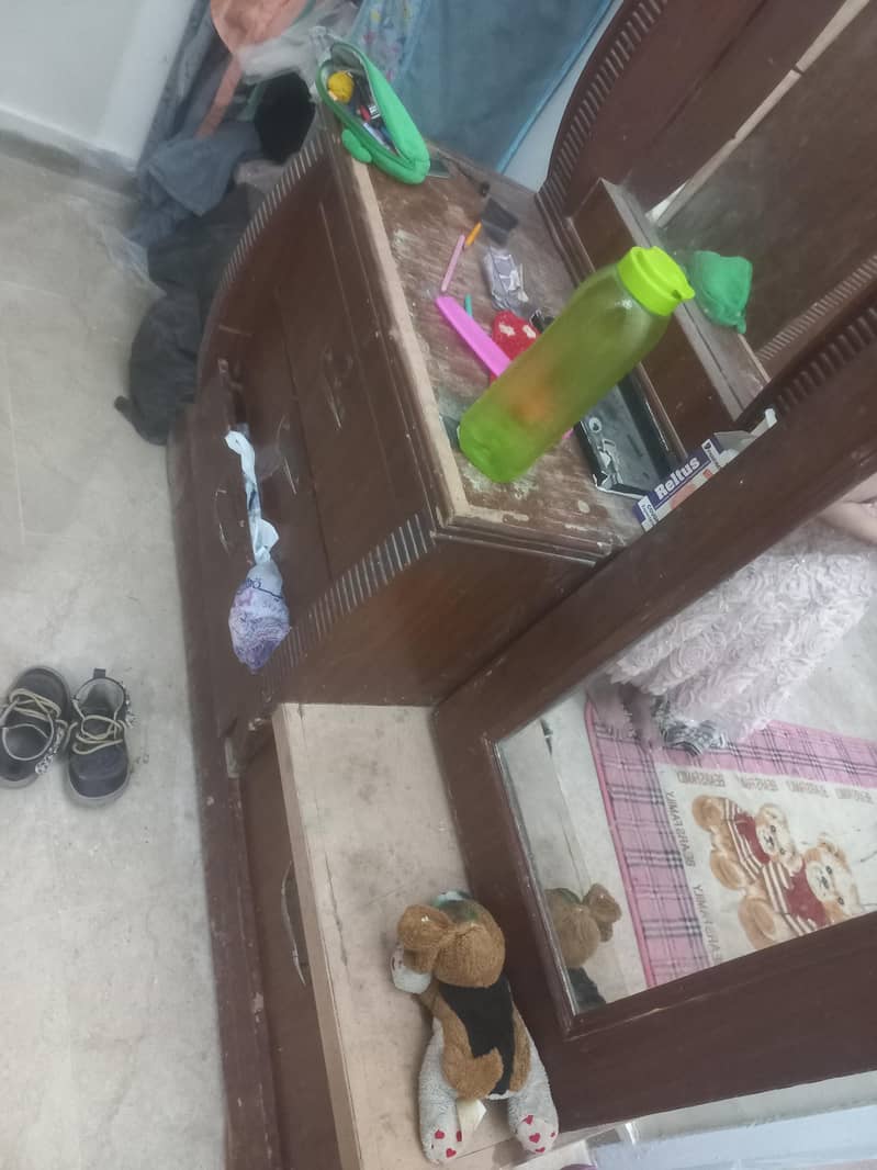 dressing table 4