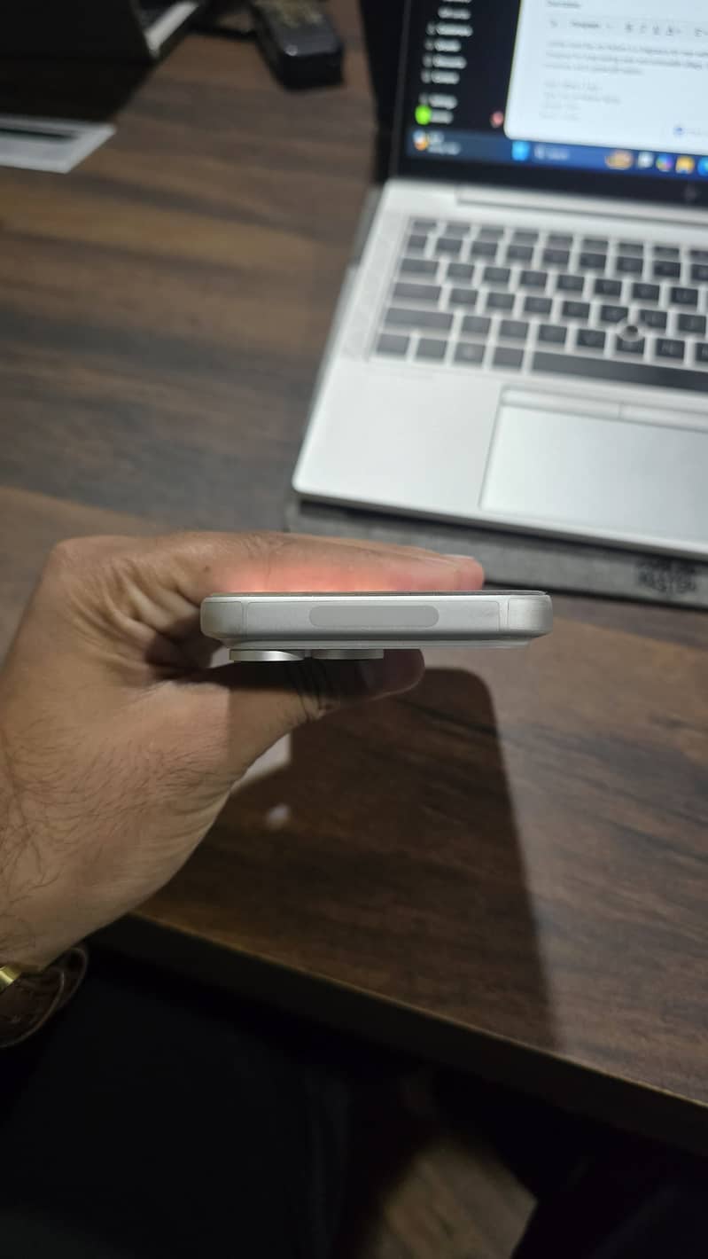 Apple iPhone 17 Pro Max 2