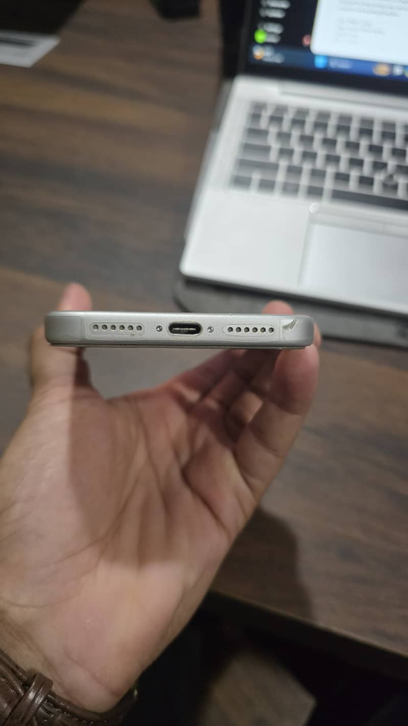 Apple iPhone 17 Pro Max 3