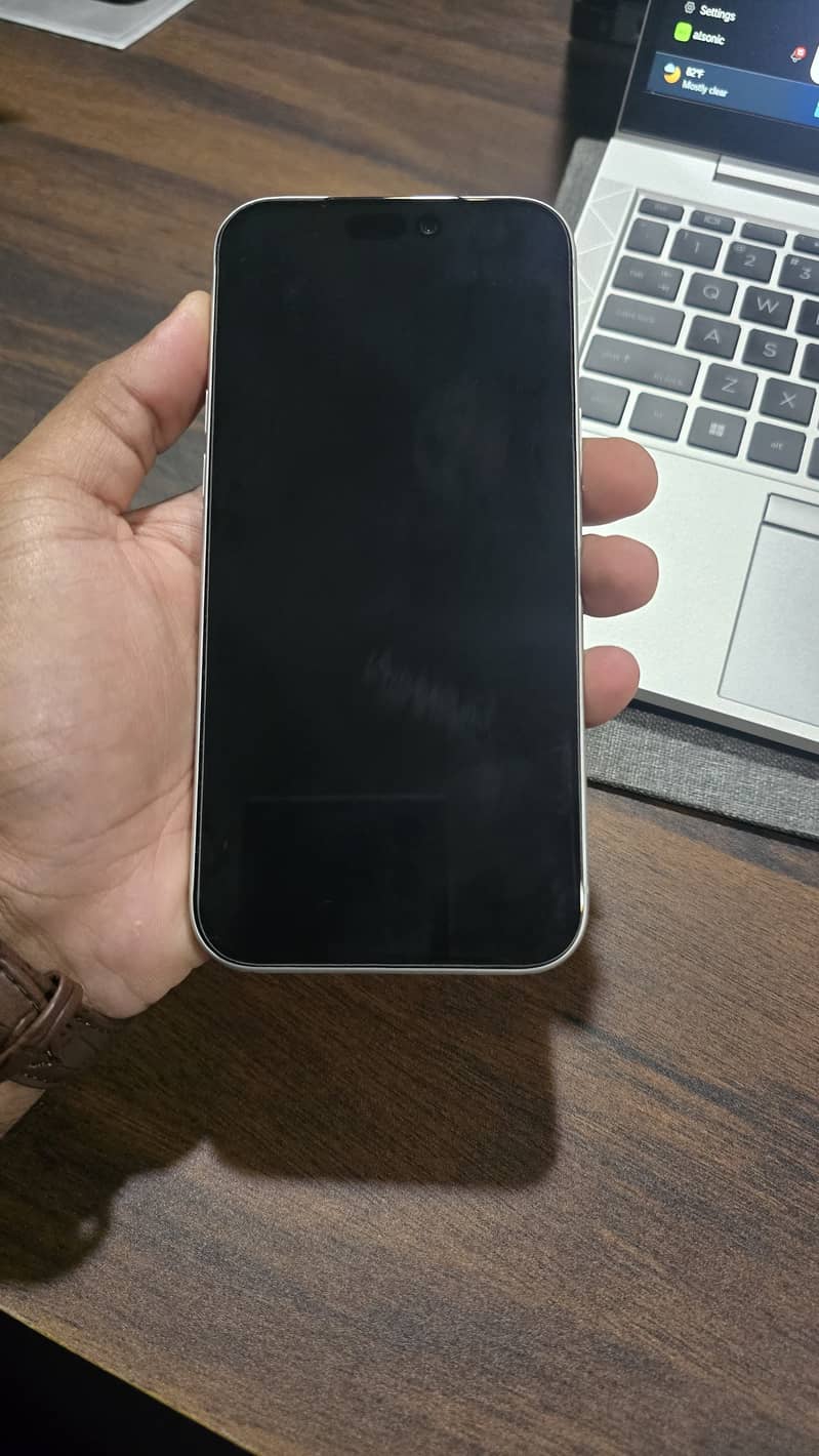 Apple iPhone 17 Pro Max 4