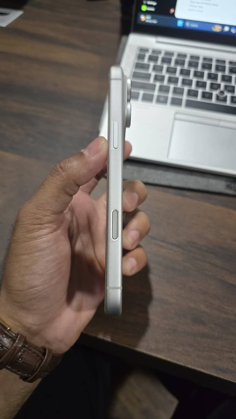 Apple iPhone 17 Pro Max 5