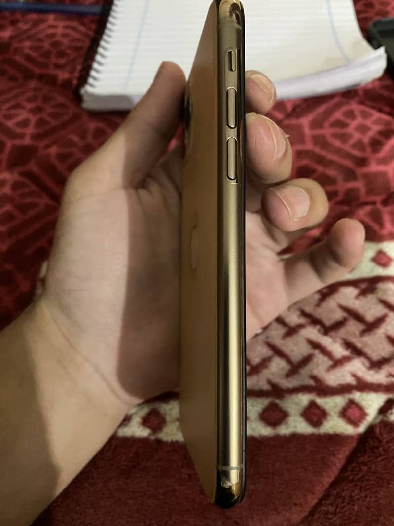 Apple iPhone 11 Pro 2
