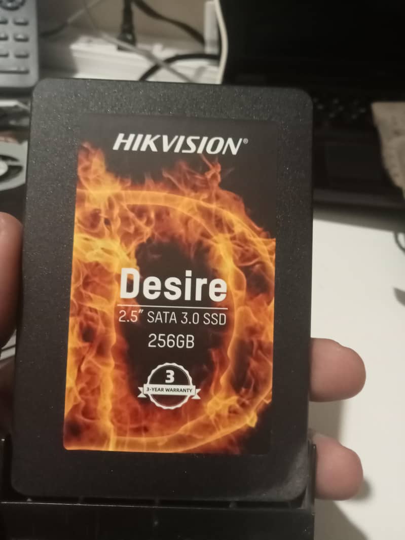 SSD 256 + Case 0