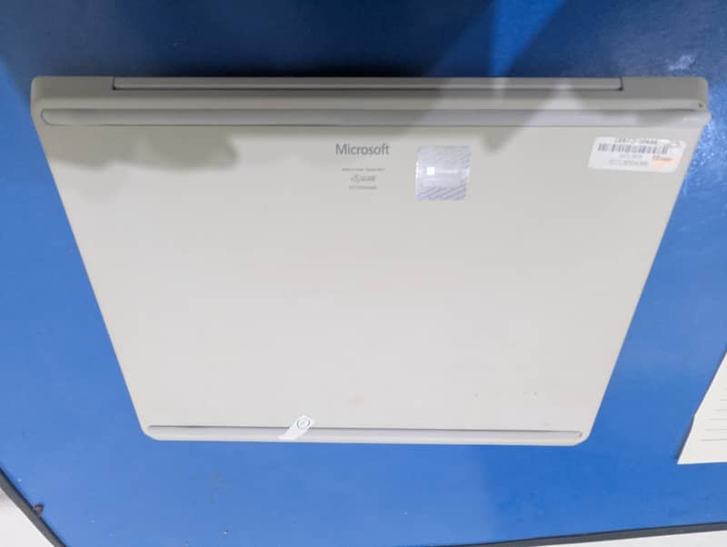 surface laptop GO 4