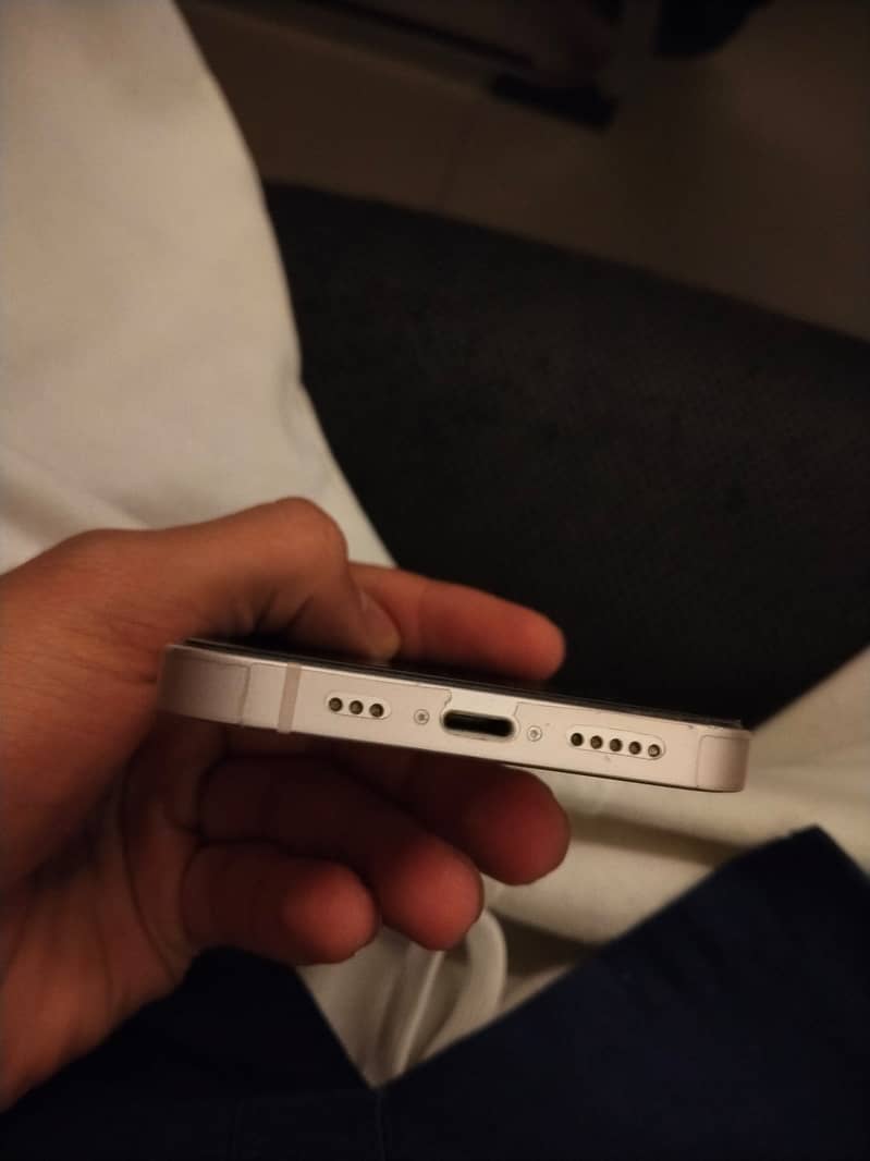 Apple iPhone 13 jv 3