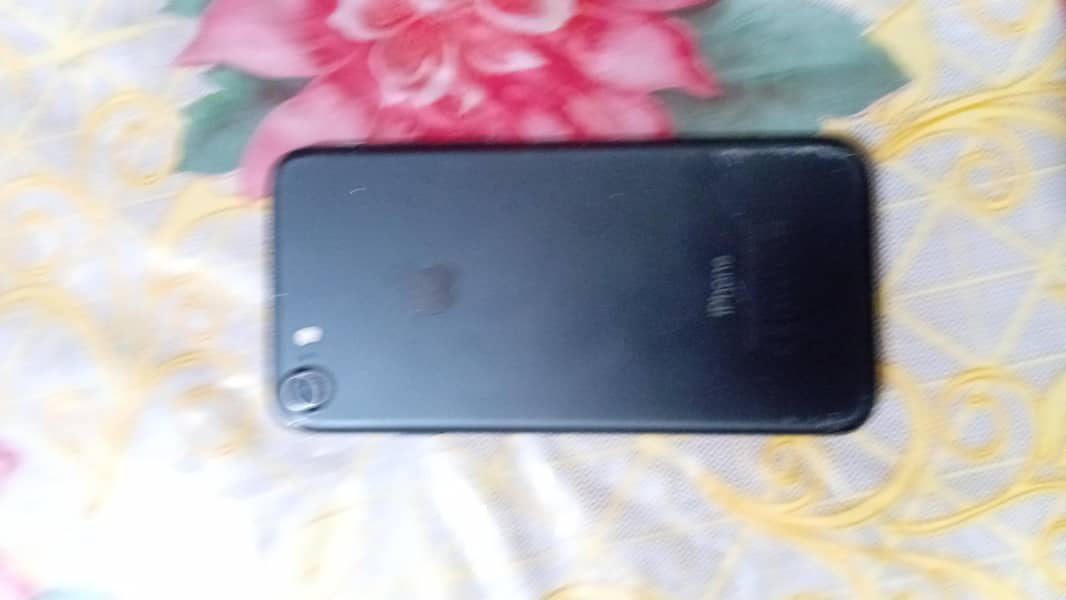 Apple iPhone 7 1