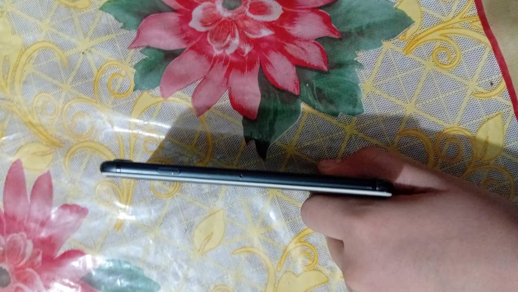 Apple iPhone 7 3