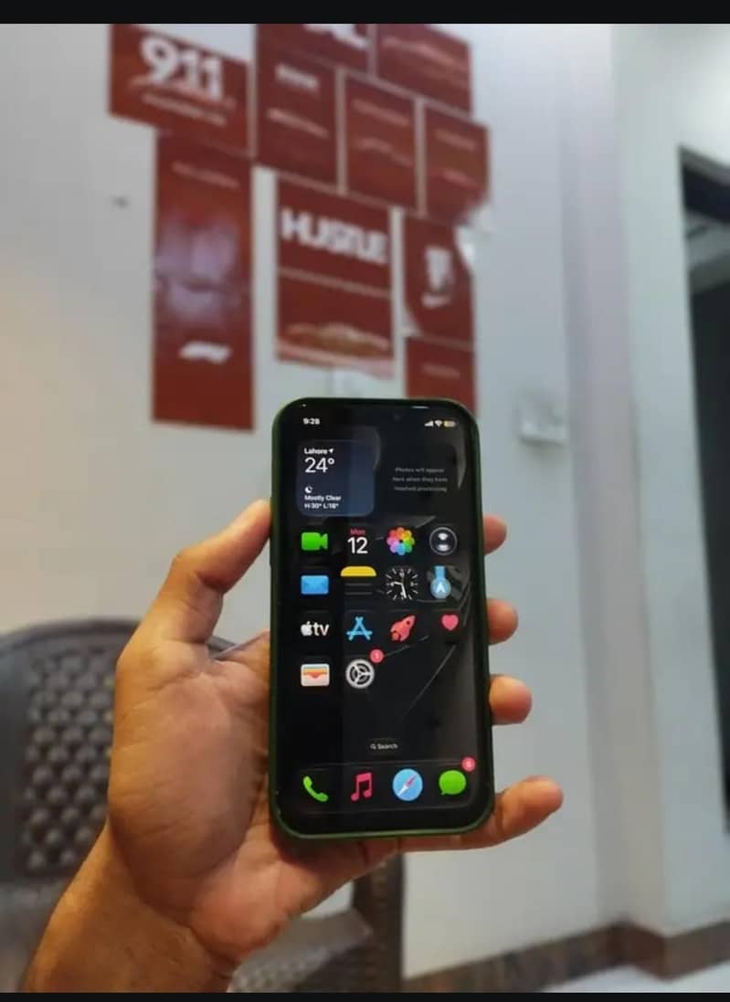 Apple iPhone 12 3