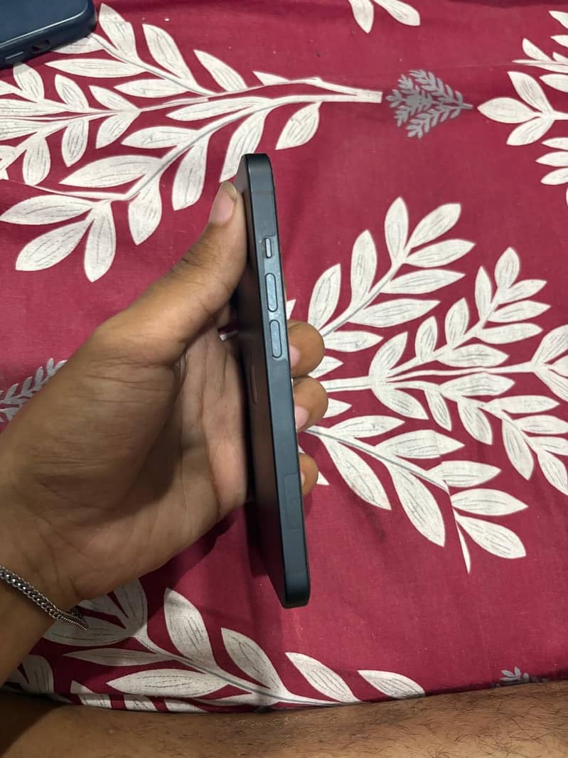 Apple iPhone 14 5