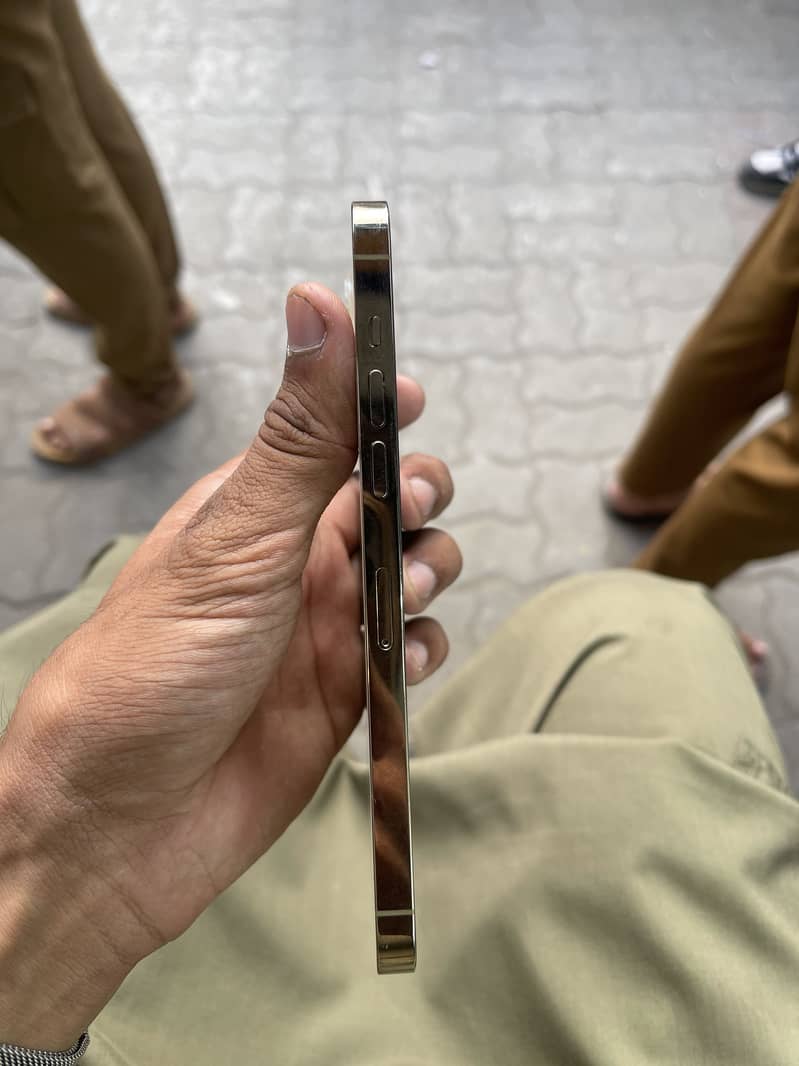 Apple iPhone 14 Pro Max 2