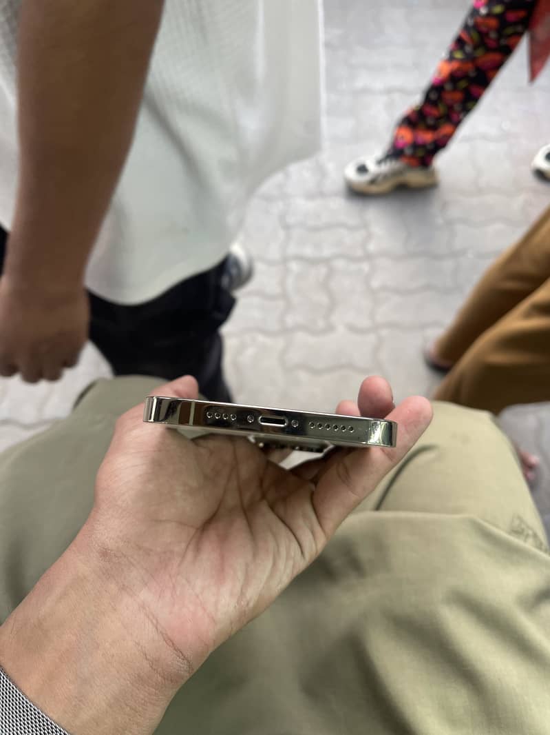 Apple iPhone 14 Pro Max 3