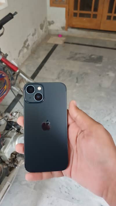 Apple iPhone 13