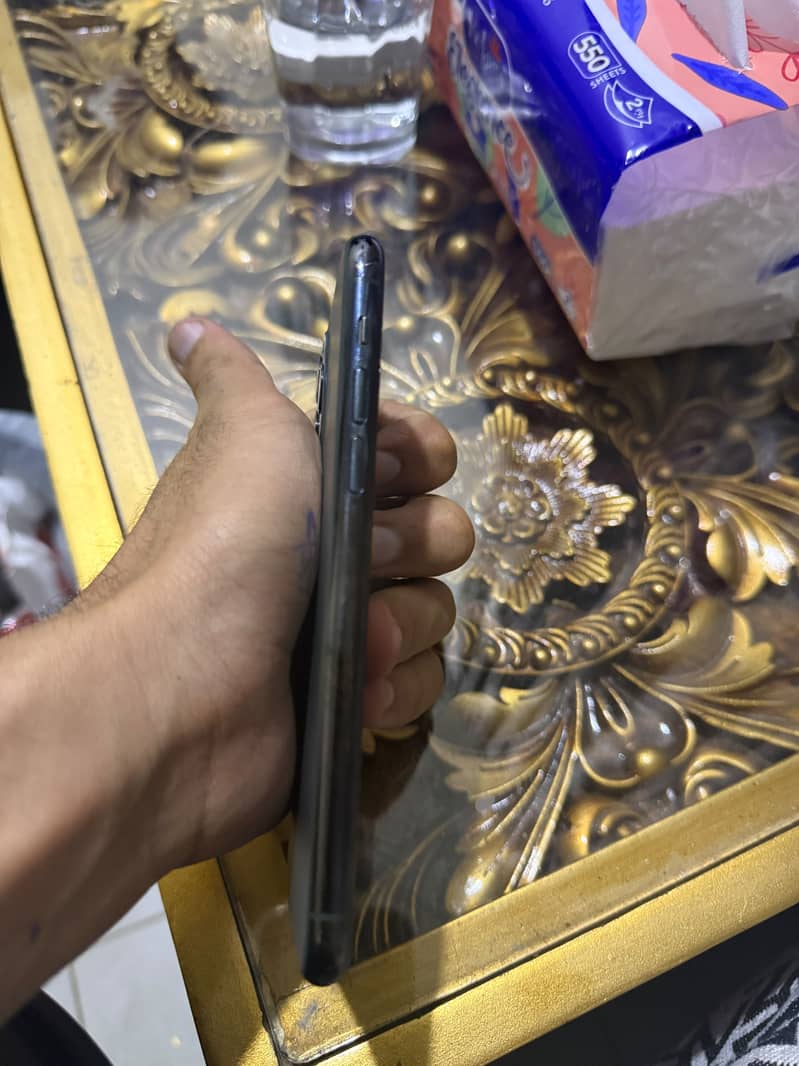 Apple iPhone 11 Pro 1