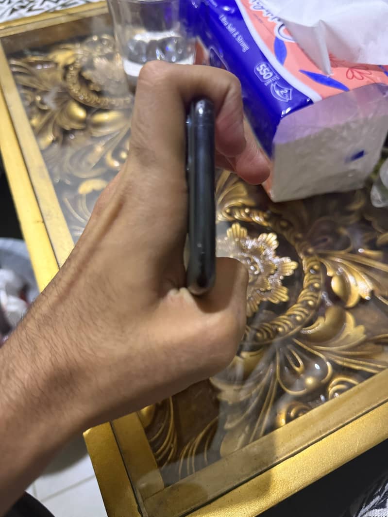 Apple iPhone 11 Pro 6
