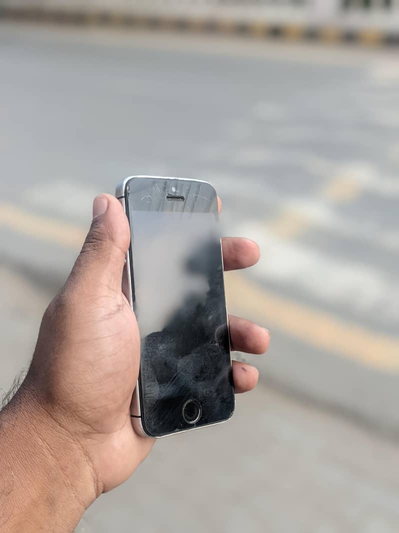 Apple iPhone SE 3
