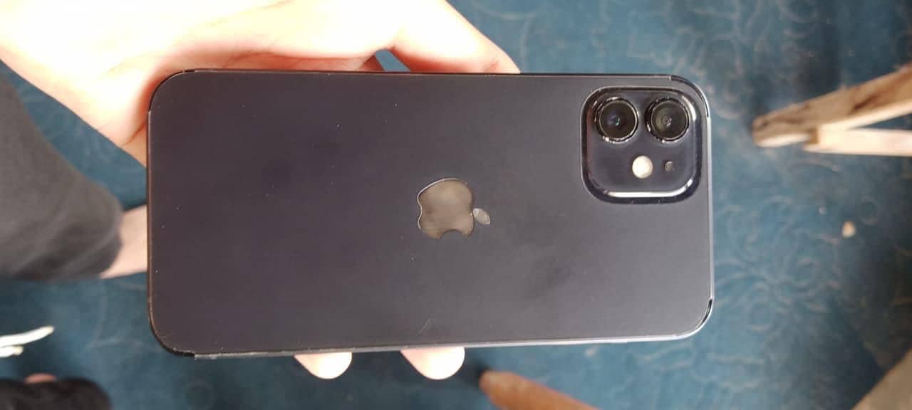 Apple iPhone 12 2