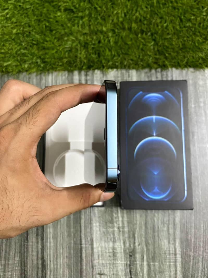 Apple iPhone 12 Pro Max 2