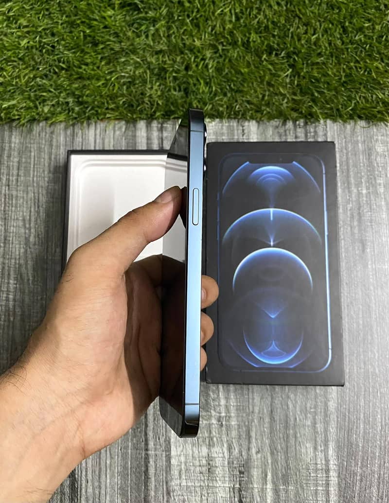 Apple iPhone 12 Pro Max 3