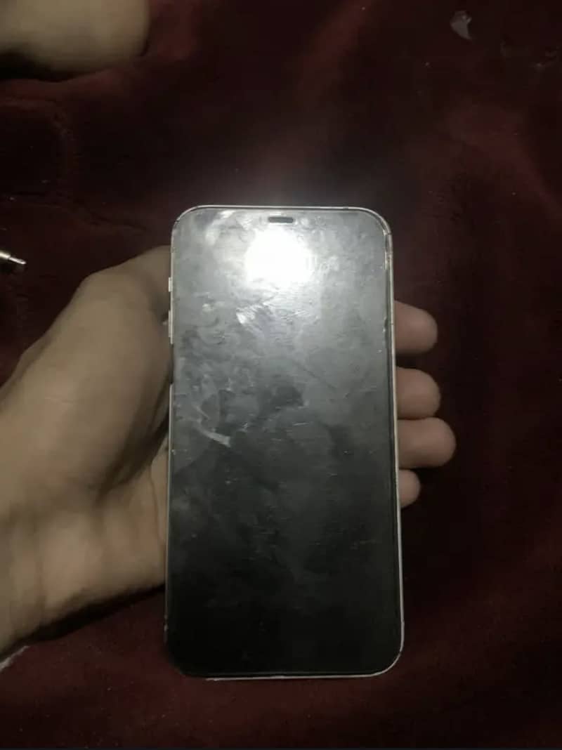 Apple iPhone 12 6