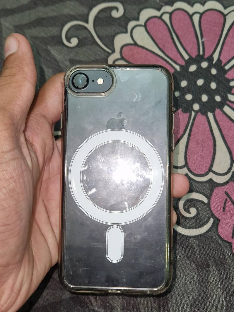 Apple iPhone 7 1