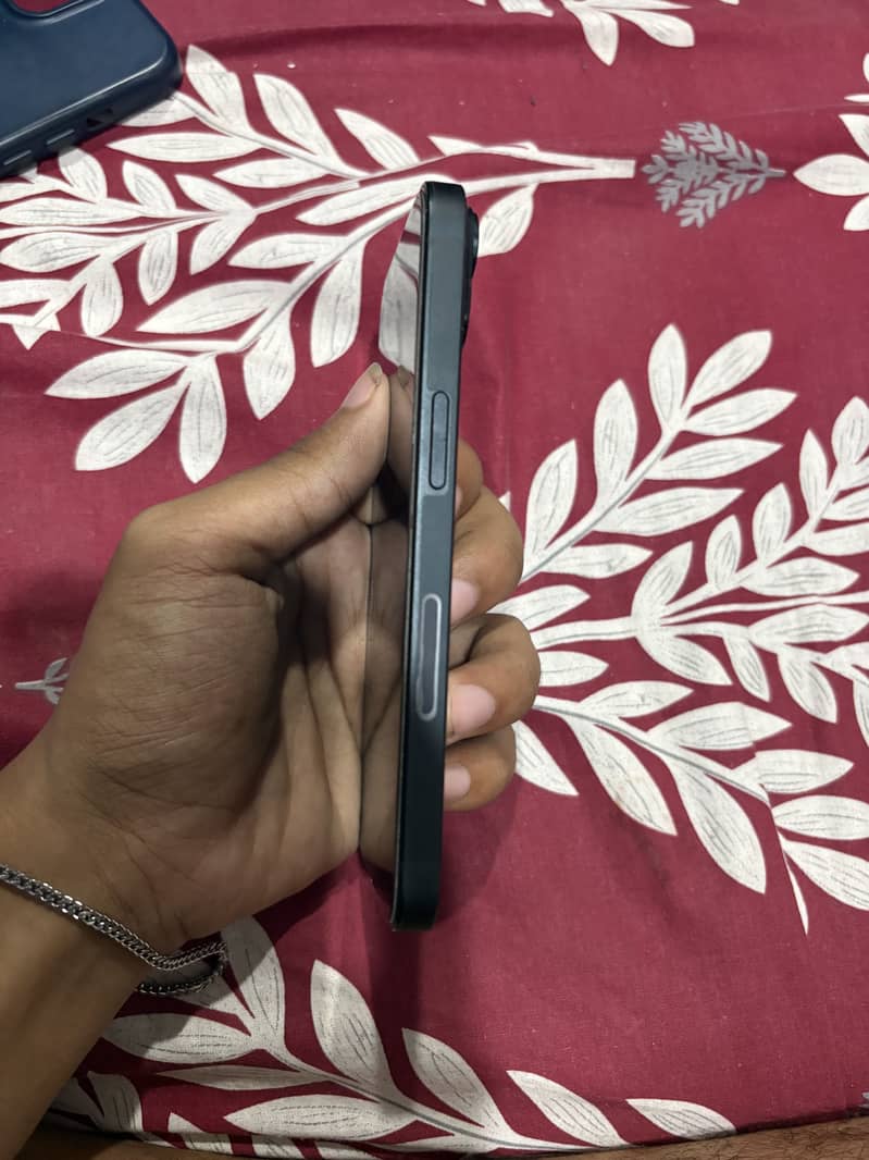 Apple iPhone 14 JV 4
