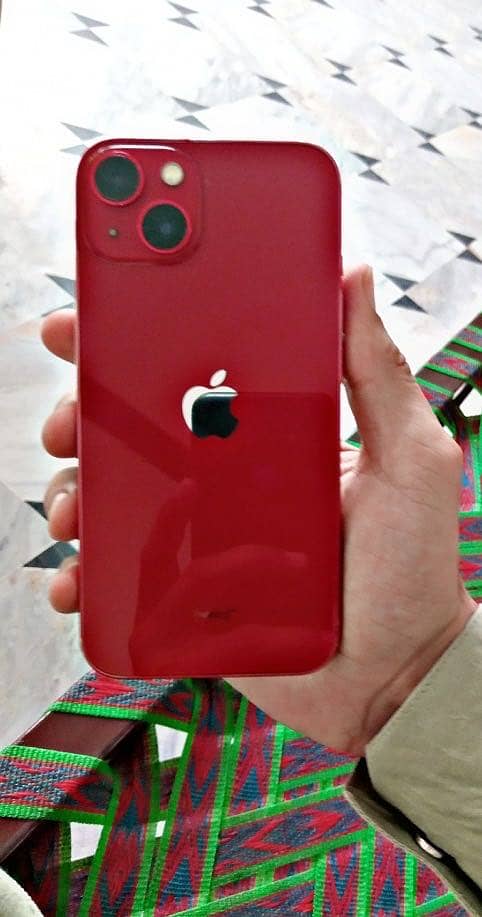 Apple iPhone 13 0