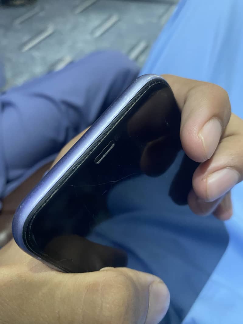 Apple iPhone 11 3
