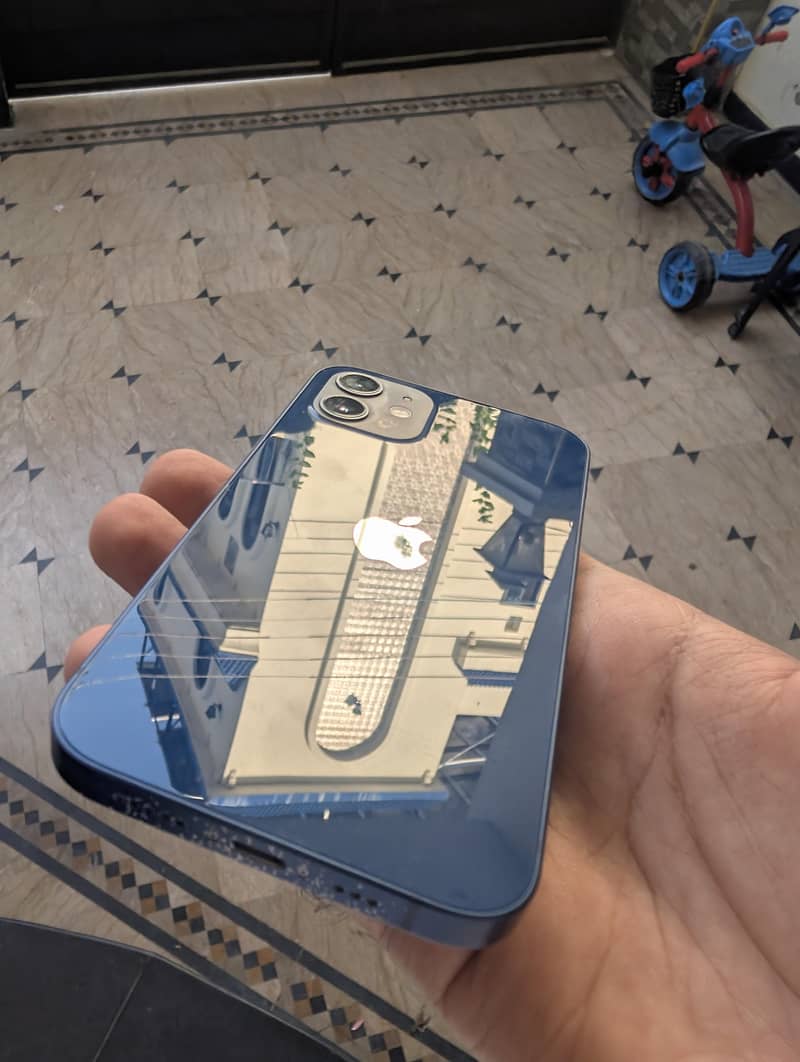 Apple iPhone 12 1