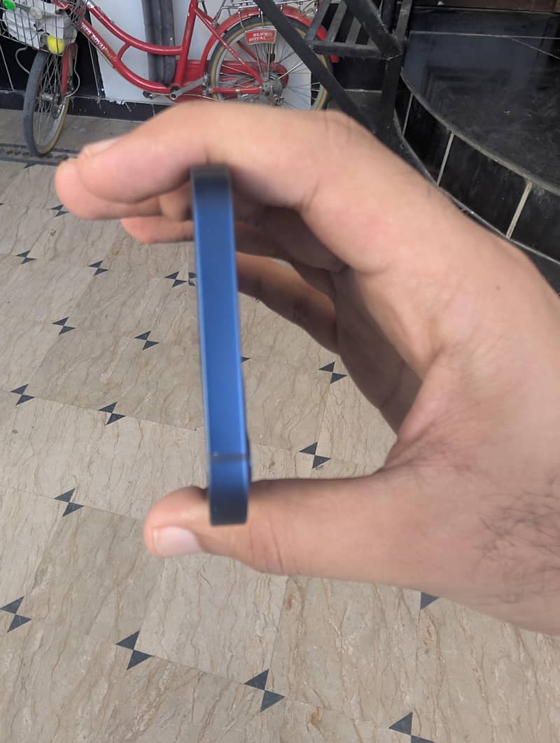 Apple iPhone 12 5