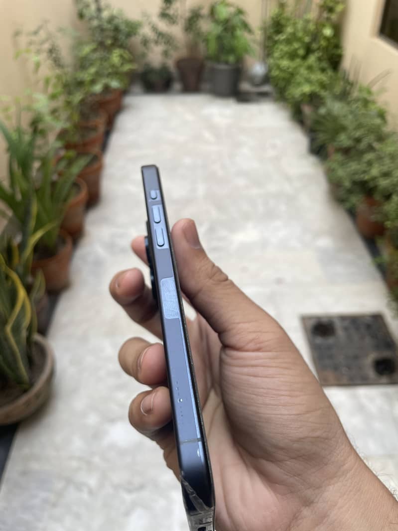 Apple iPhone 15 Pro Max 1